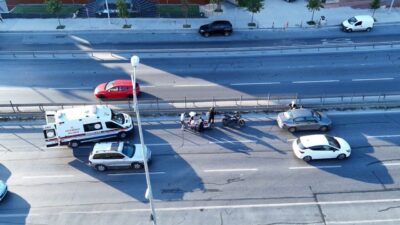 İstanbul Büyükçekmece E-5 kara yolunda meydana gelen kazada motosiklet sürücüsü