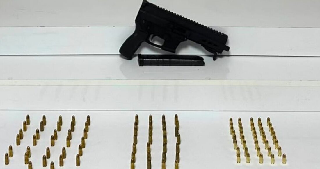 Büyükçekmece’de 26 yıl 7 ay hapis cezasıyla aranan firari yakalandı! İstanbul Büyükçekmece’de 14 ayrı suçtan 26 yıl 7 ay kesinleşmiş