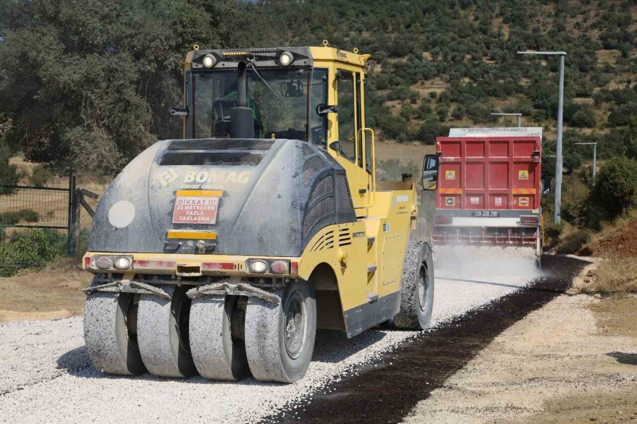 Büyükşehir 5 ilçede yolları yeniliyor 17 Bülten Medya -