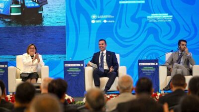 Balıkesir Büyükşehir Belediye Başkanı ve Belediyeler Birliği Başkanı Ahmet Akın,