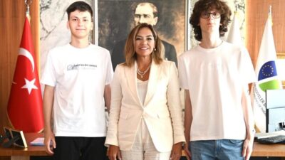Tekirdağ Büyükşehir Belediyesi’nin TEK Genç Akademisi’nde eğitim alan iki öğrenci,