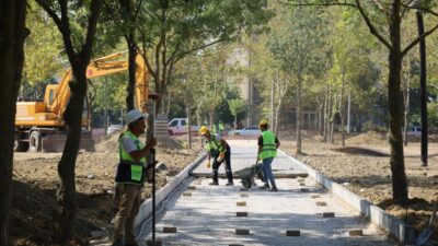 Bursa Büyükşehir Belediyesi Başkan Vekili Şahin Biba, Osmangazi’de devam eden