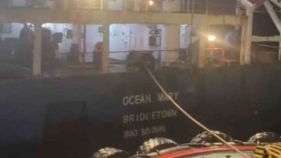 Çanakkale Boğazı’ndan geçen 119 metre uzunluğundaki ‘OCEAN MARY’ isimli kuru