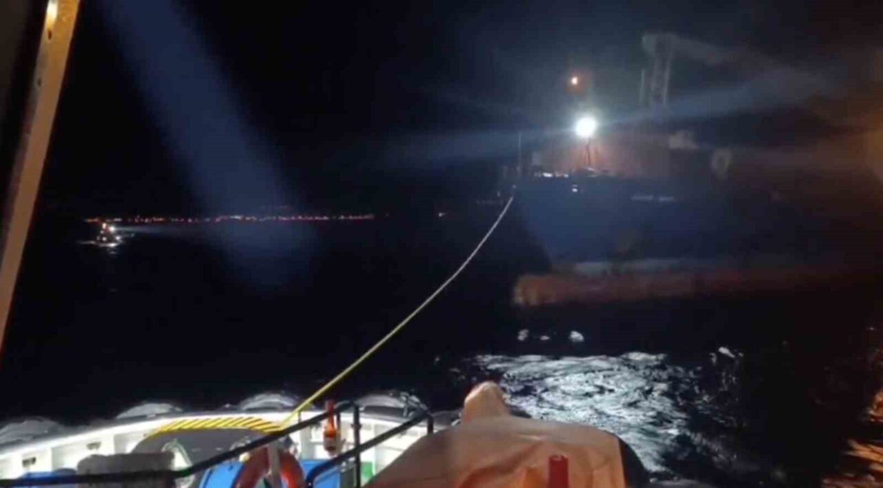 Çanakkale Boğazı’nda kuru yük gemisinde makine arızası 7 Bülten Medya -