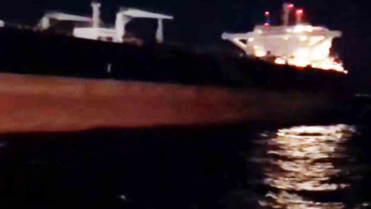 Çanakkale Boğazı’nda makine arızası nedeniyle sürüklenen tanker kurtarıldı 8 Bülten Medya -