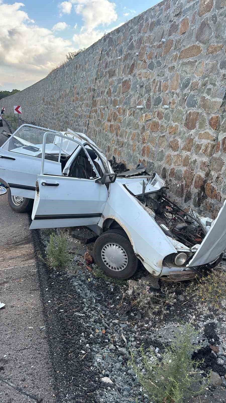 Çanakkale’de 2 otomobil kafa kafaya çarpıştı: 1 ölü 11 Bülten Medya -