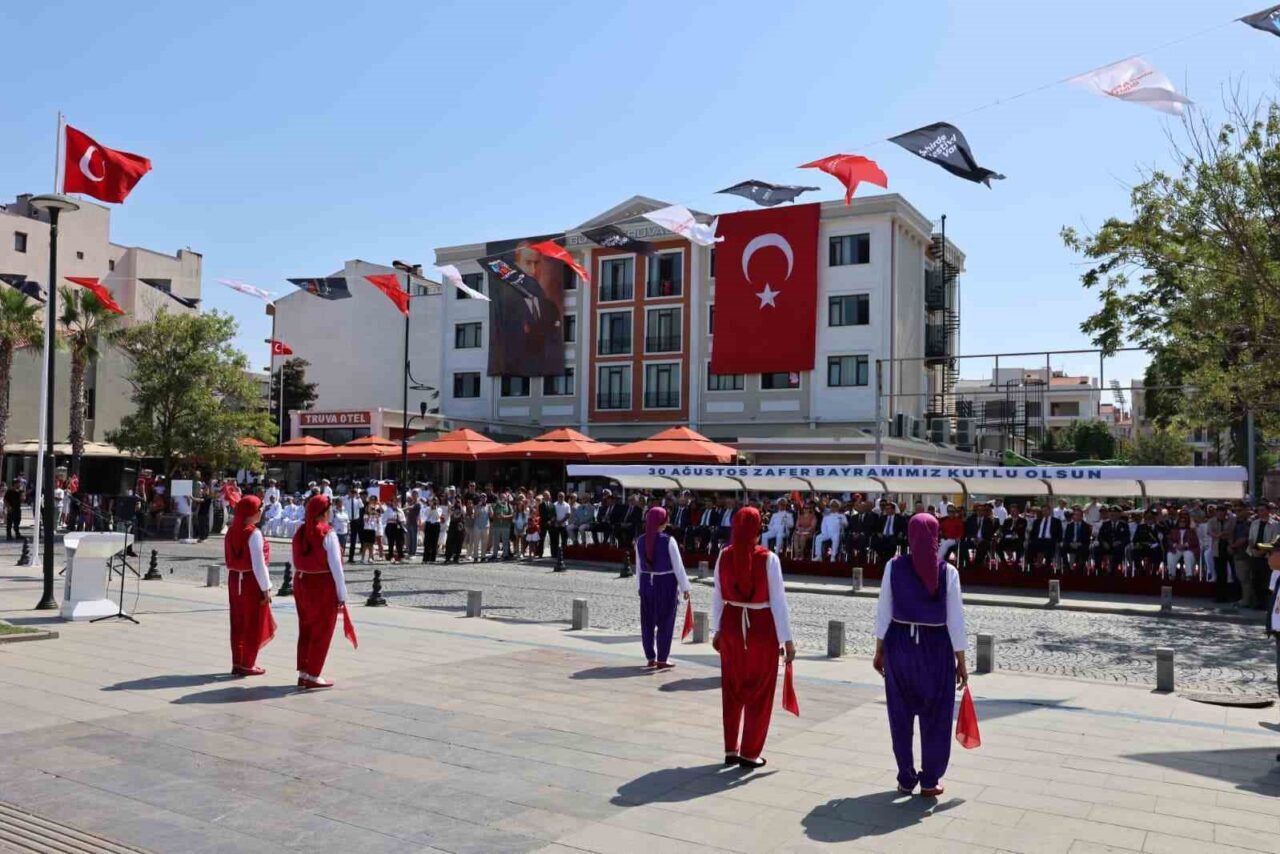 Çanakkale’de 30 Ağustos Zafer Bayramı coşkuyla kutlandı 24 Bülten Medya -