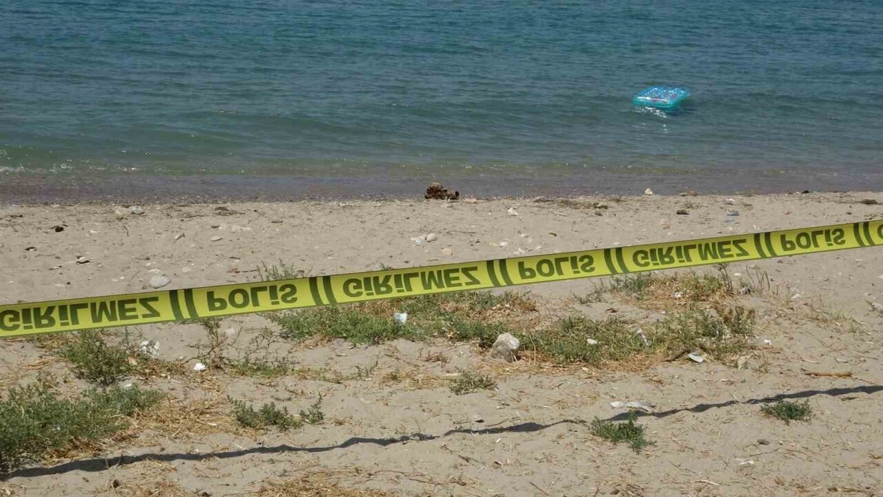 Çanakkale’de plajda savaştan kalma olduğu değerlendirilen askeri mühimmat bulundu 22 Bülten Medya -