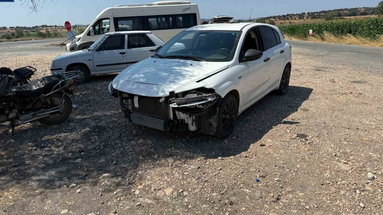 Çan’da iki otomobil çarpıştı: Sürücüler kazayı yara almadan atlattı 15 Bülten Medya -