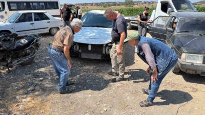 Çanakkale’nin Çan ilçesinde iki otomobilin çarpıştığı kazadan sürücüler yara almadan