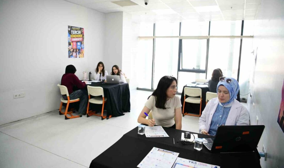 Çayırova’da belediye bünyesinde hizmet veren gençlik merkezinde Yükseköğretim Kurumları Sınavı’na