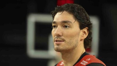A Milli Erkek Basketbol Takımı kaptanı Cedi Osman, Litvanya maçıyla
