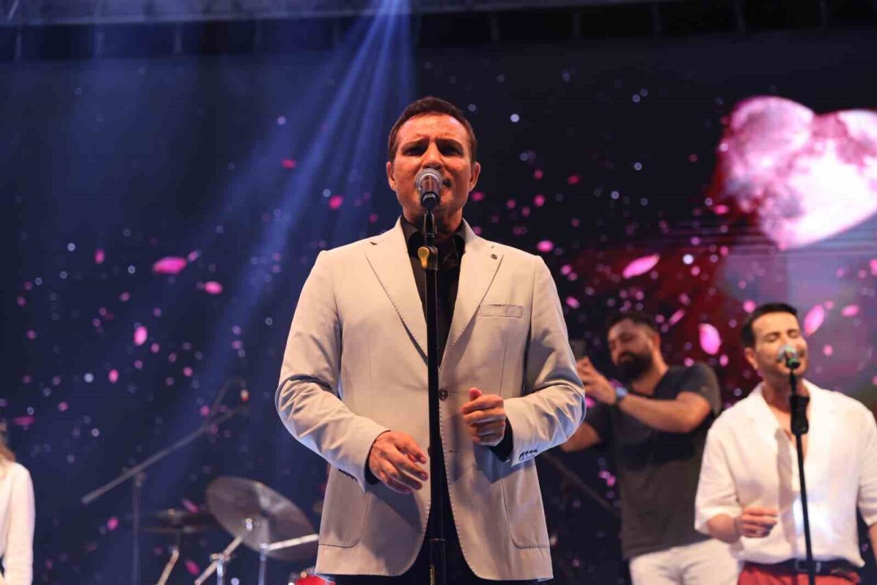 Çekmeköy’de Zafer Bayramı’nın 104. yılı coşkuyla kutlandı 17 Bülten Medya -