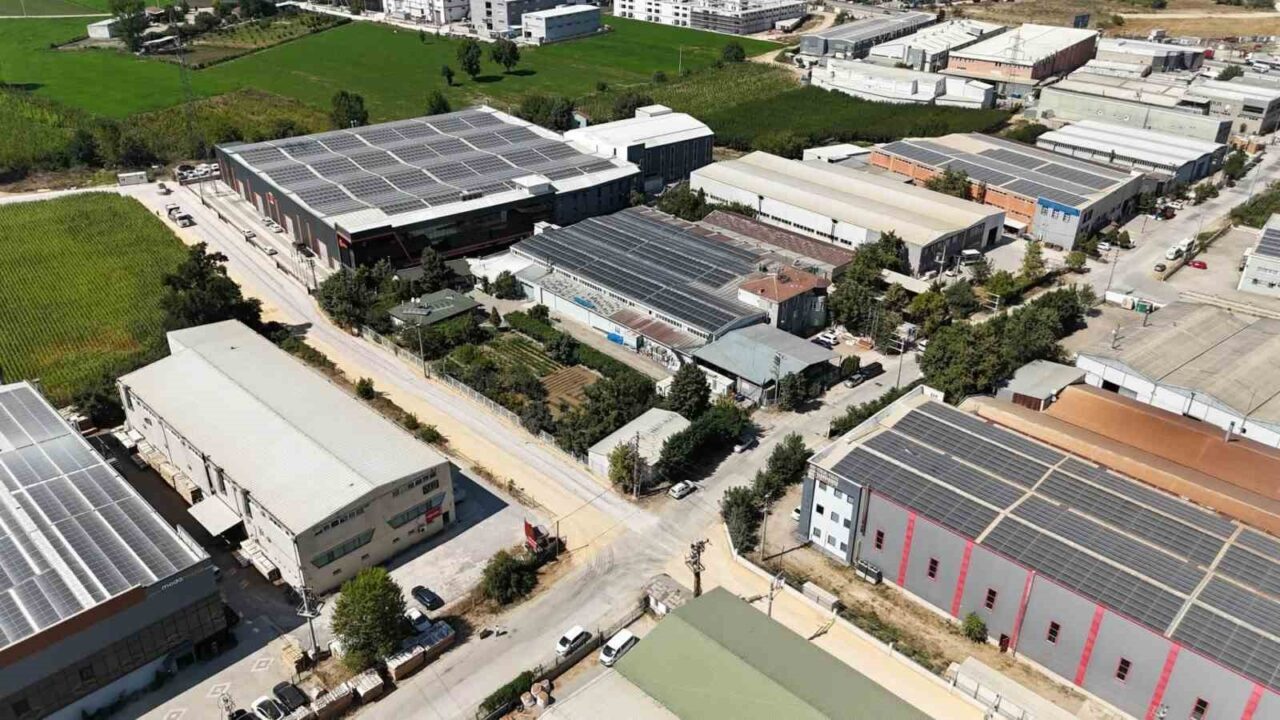 Cerrah’ta Veysel Karani Caddesine sathi kaplama yapıldı 18 Bülten Medya -