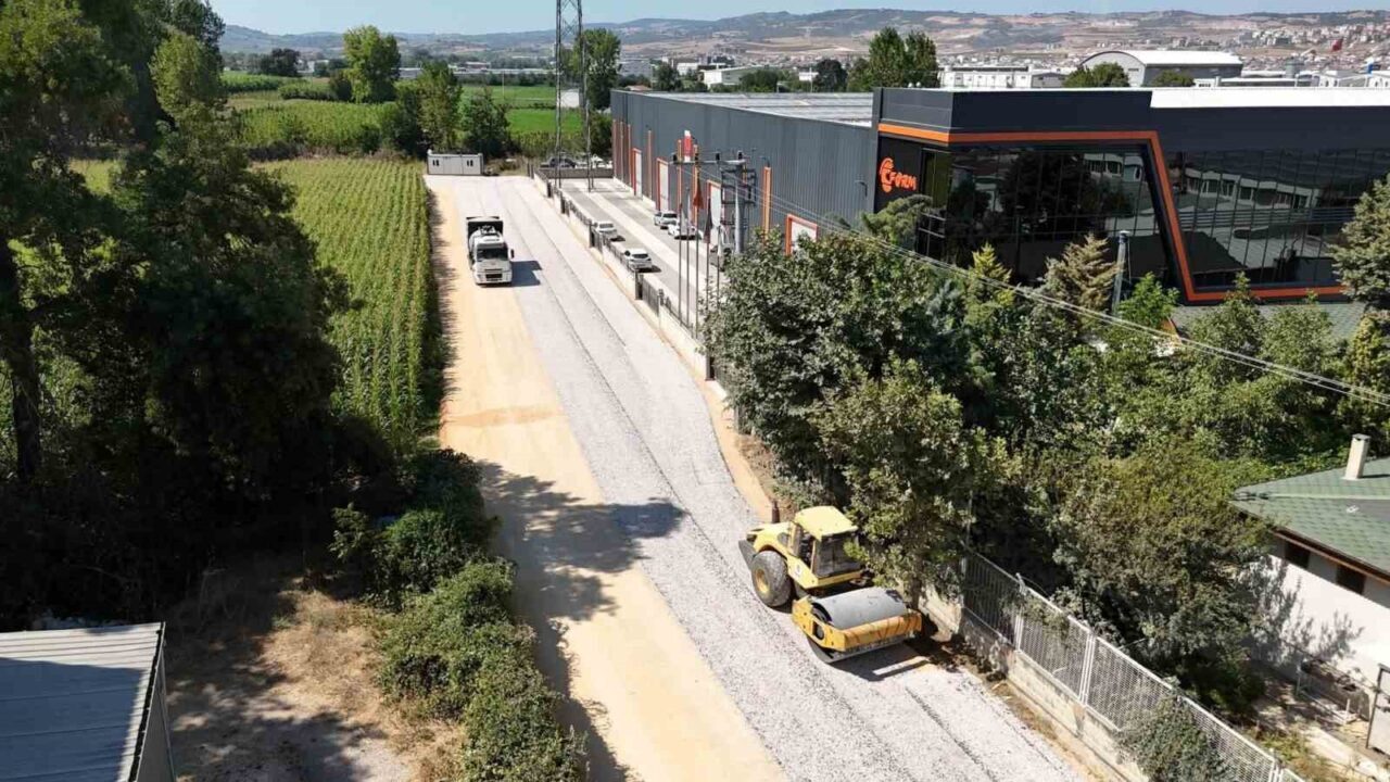 Cerrah’ta Veysel Karani Caddesine sathi kaplama yapıldı 16 Bülten Medya -