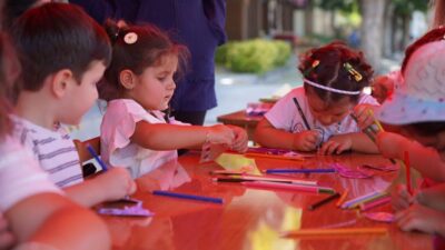 Bilecik Belediyesi tarafından hazırlanan Yaz Çocuk Atölyelerine katılan çocuklar hem