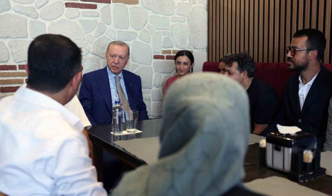 Cumhurbaşkanı Recep Tayyip Erdoğan, İstanbul’un Üsküdar ilçesine bağlı Çengelköy Mahallesi’nde
