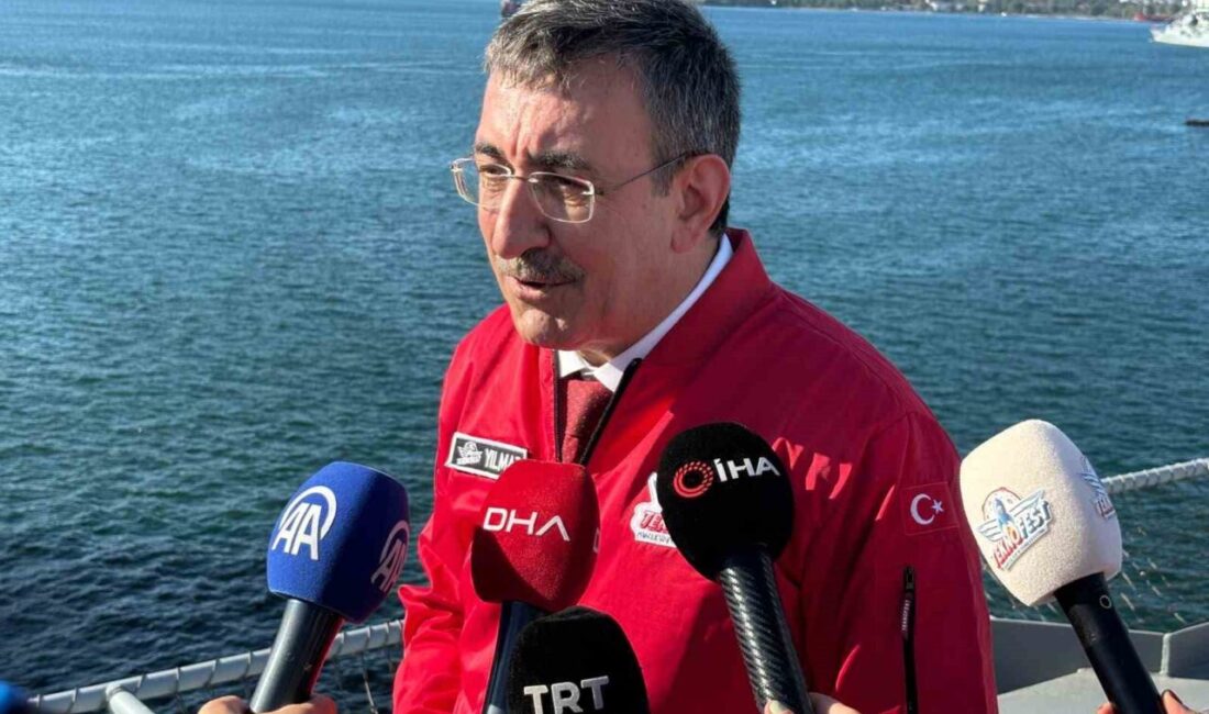 Cumhurbaşkanı Yardımcısı Cevdet Yılmaz: “Güçlü olmak zorundayız” Cumhurbaşkanı Yardımcısı Cevdet Yılmaz, Kocaeli’de düzenlenen TEKNOFEST Mavi Vatan programında,