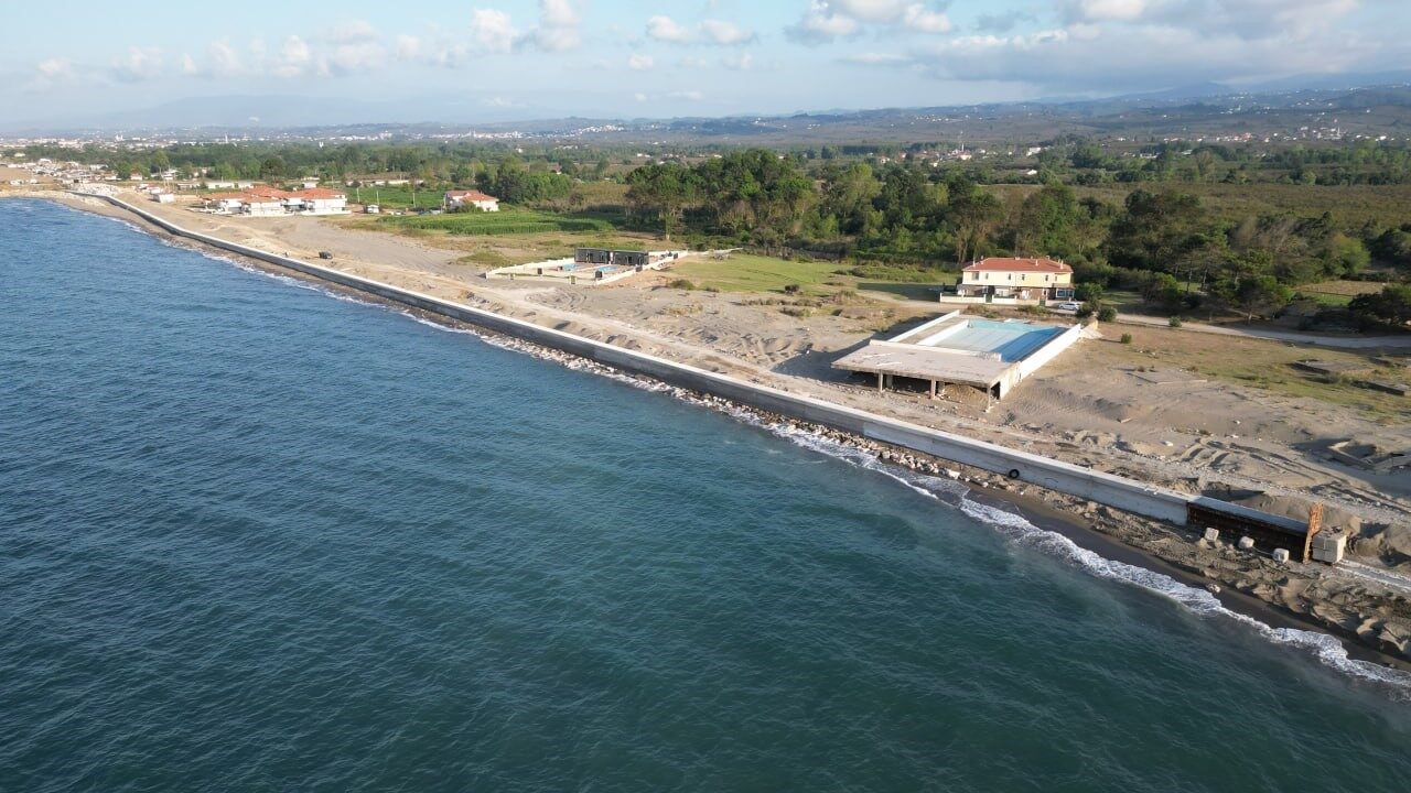Dalgalar evleri yutmadan 1 kilometrelik duvar çekildi 23 Bülten Medya -