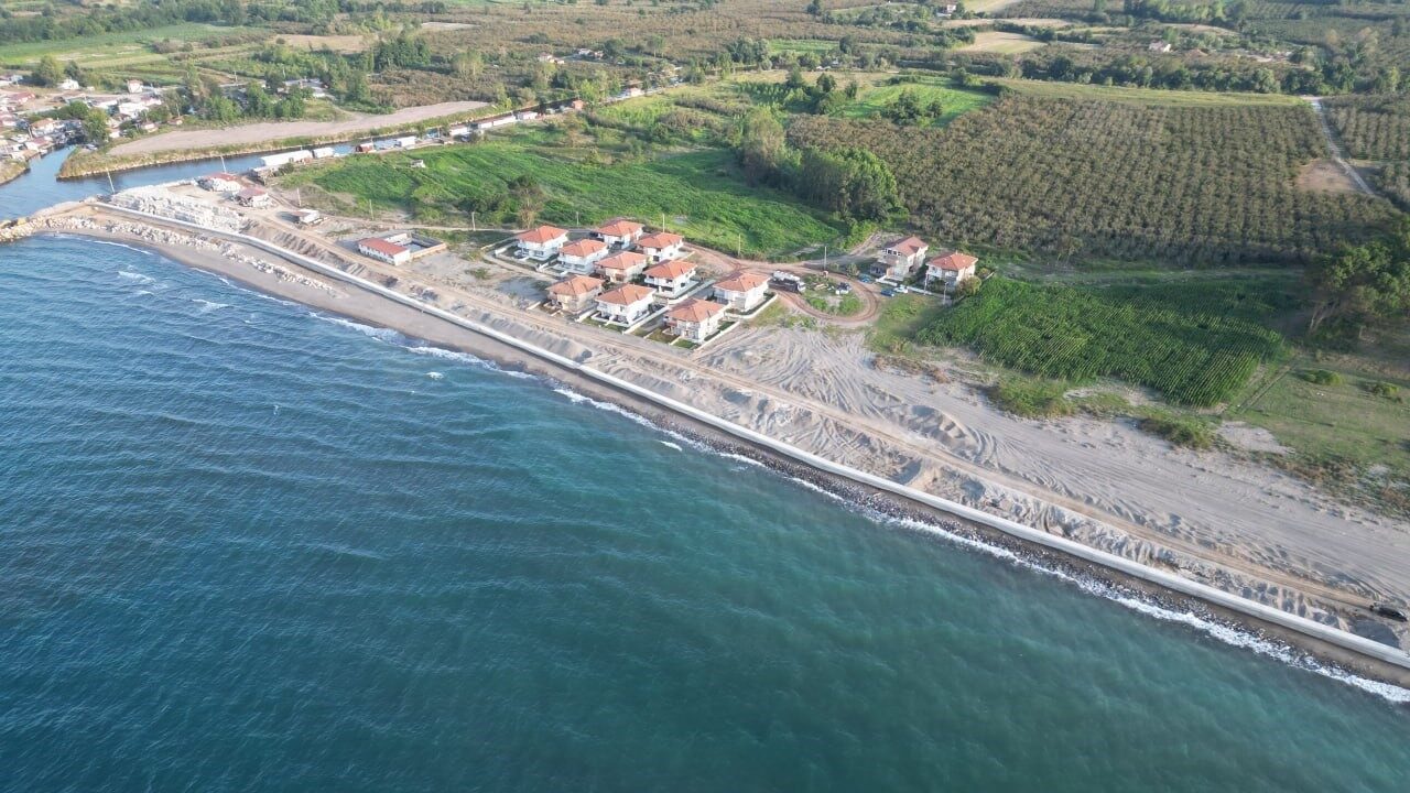 Dalgalar evleri yutmadan 1 kilometrelik duvar çekildi 26 Bülten Medya -