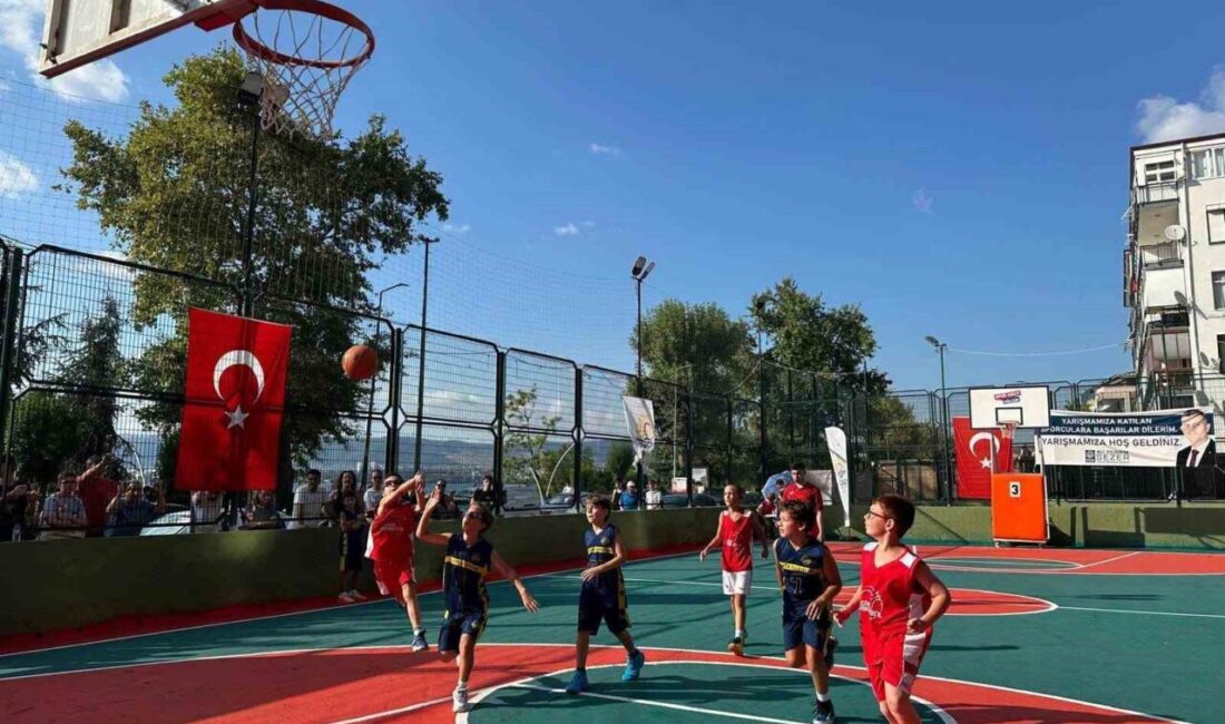 Değirmendere Sahilindeki basketbol heyecanı final müsabakalarıyla sona erdi Gölcük’te 102 takım ve 351 sporcunun katılımıyla düzenlenen Sokak Basketbolu
