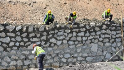Bursa Büyükşehir Belediyesi, Nilüfer'deki Ürünlü Deresi'nde yürüttüğü ıslah çalışmasını yol