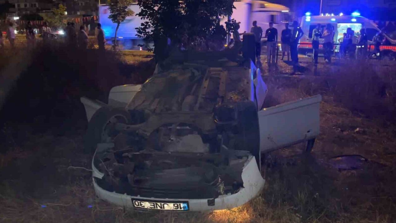 Direksiyon hakimiyetini kaybeden otomobil tarlaya uçtu: 5 yaralı 16 Bülten Medya -