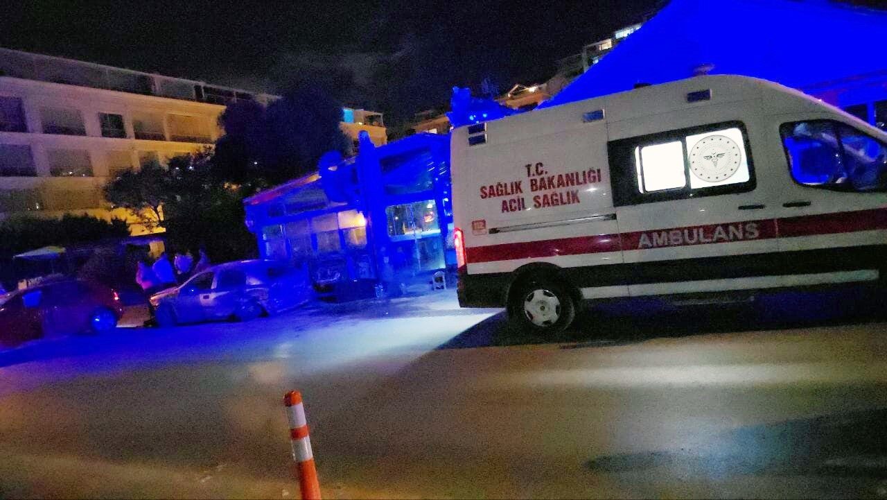 Direksiyon hakimiyetini kaybetti, karşı şeritteki otomobile çarptı: 4 yaralı 4 Bülten Medya -
