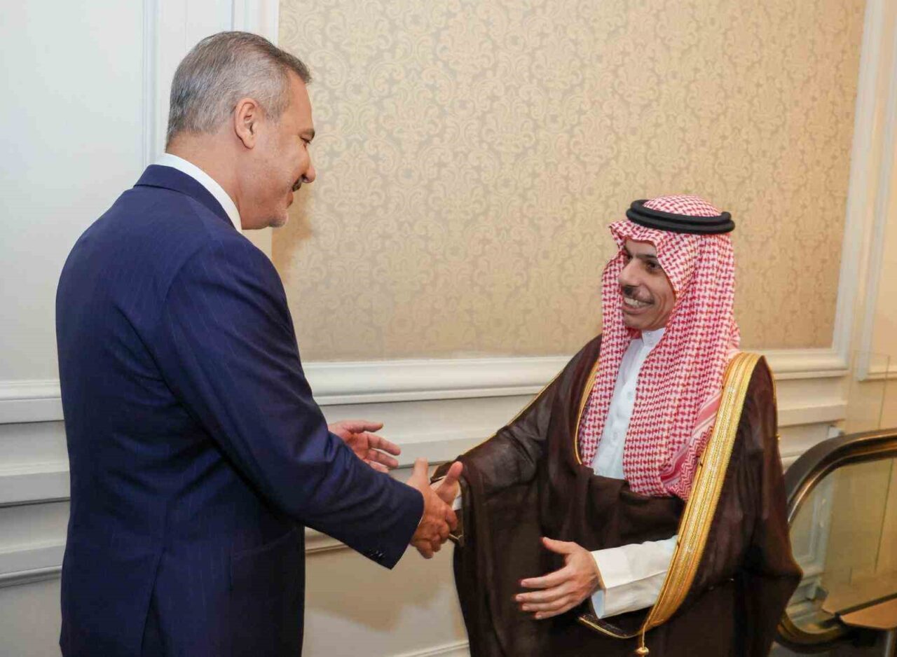 Dışişleri Bakanı Hakan Fidan, Suudi Arabistan Dışişleri Bakanı Faysal bin Ferhan Al Suud ile görüştü 10 Bülten Medya -