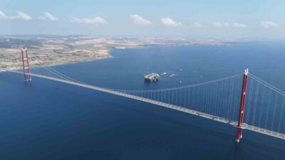 Çanakkale Boğazı’ndan geçen, 200 metre uzunluğundaki dünyanın en büyük üçüncü