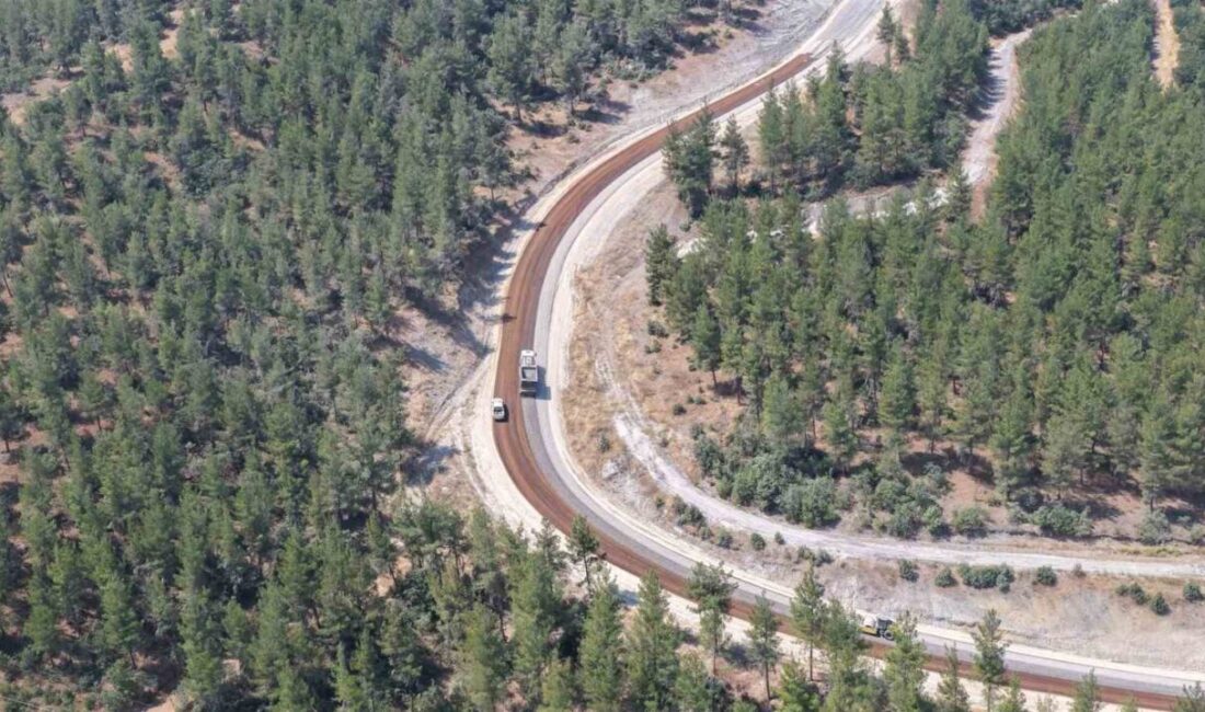 Dursunbey’de Başkan Akın’ın söz verdiği yol tamamlandı Balıkesir’in 20 ilçesinde yolları daha güvenli ve konforlu hale getirmek