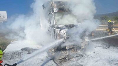 Balıkesir’in Edremit ilçesinde, Altınoluk-Edremit istikametinde E-87 karayolu üzerinde seyir halinde