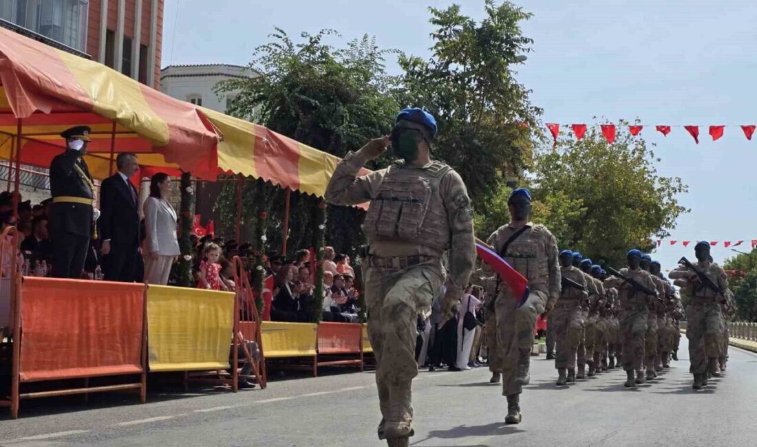 Edirne’de 104 yıllık zaferin gururu Mehmetçikle yeniden yaşandı Edirne’de 30 Ağustos Zafer Bayramı’nın 104’üncü yıl dönümü düzenlenen tören