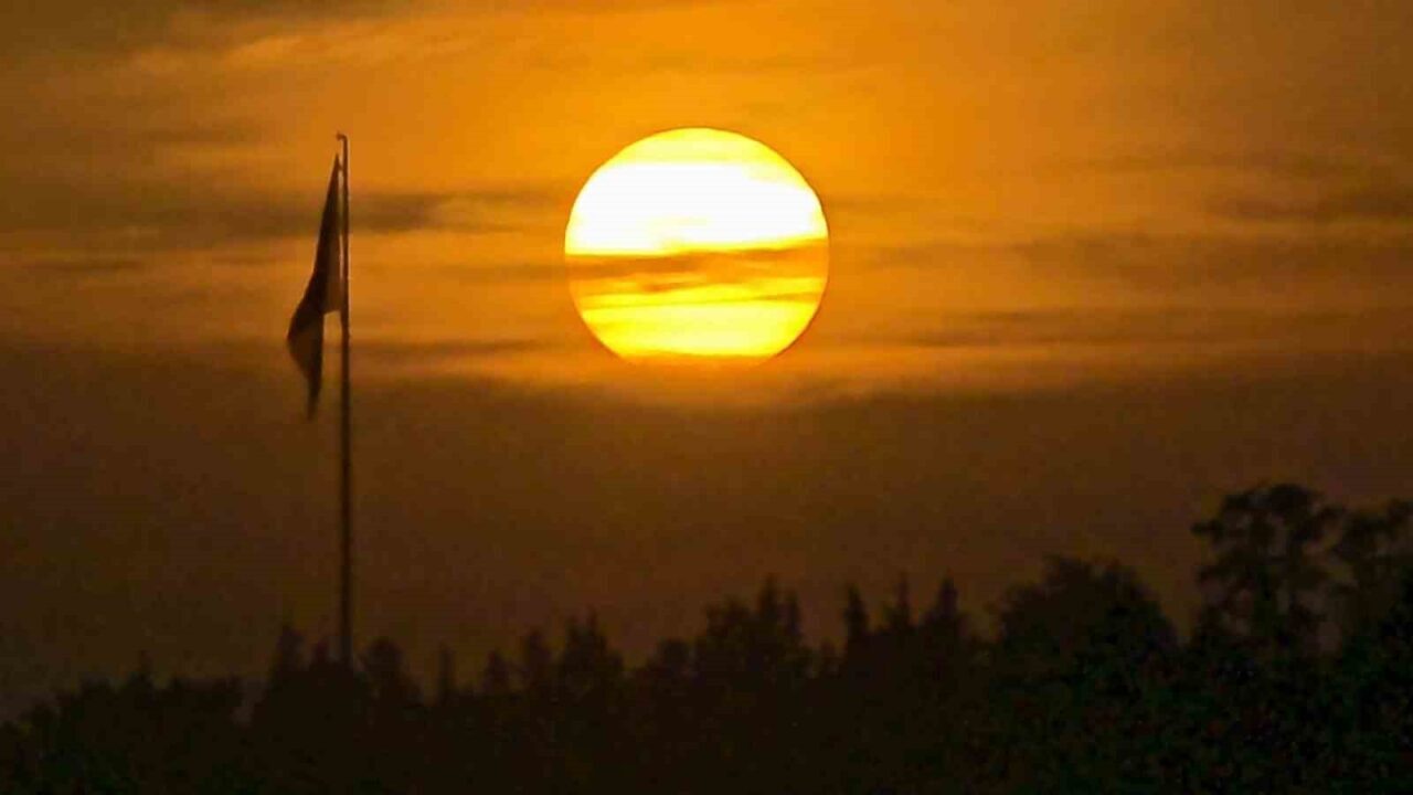 Edirne’de gün batımı ve Türk bayrağı aynı karede buluştu 15 Bülten Medya -