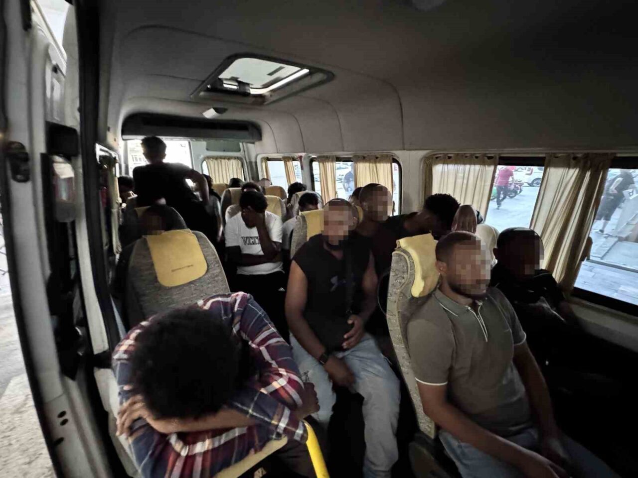 Edirne’de minibüste 19 kaçak göçmen yakalandı 7 Bülten Medya -