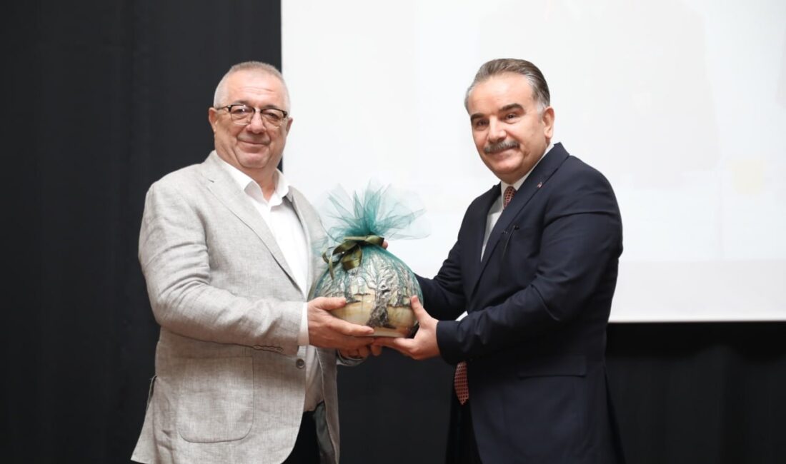 Edremit Kaymakamı Ahmet Odabaş’a vefa gecesi Balıkesir Edremit’te beş yıl görev yapan ve Gaziantep’in Şehitkamil Kaymakamlığı