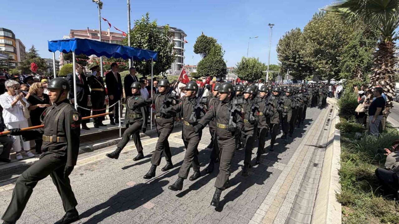 Edremit’te 30 Ağustos Zafer Bayramı coşkuyla kutlandı 24 Bülten Medya -