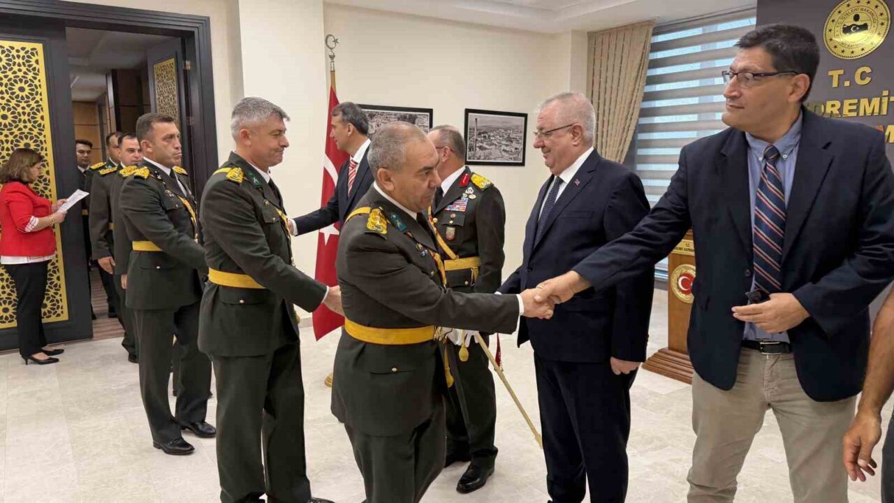 Edremit’te 30 Ağustos Zafer Bayramı coşkuyla kutlandı 19 Bülten Medya -