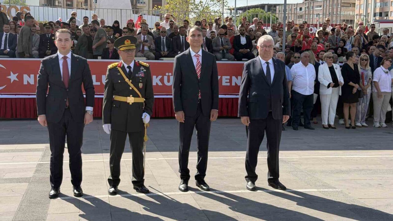 Edremit’te 30 Ağustos Zafer Bayramı coşkuyla kutlandı 21 Bülten Medya -