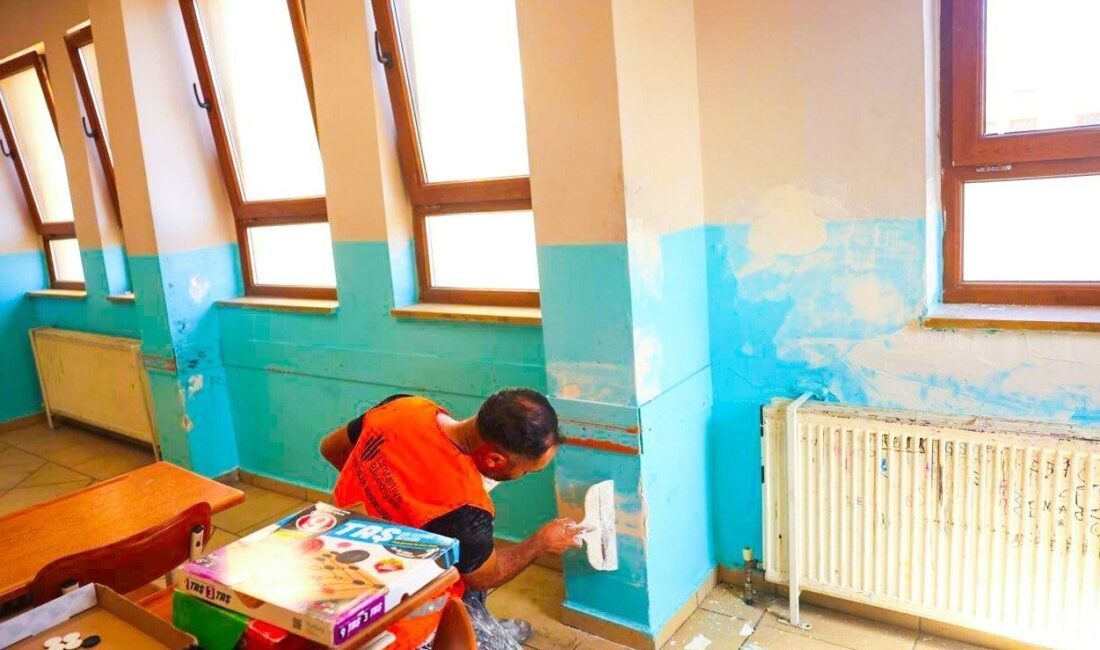 Ümraniye Belediyesi, yeni eğitim-öğretim yılı öncesinde ilçe genelindeki okullarda bakım,