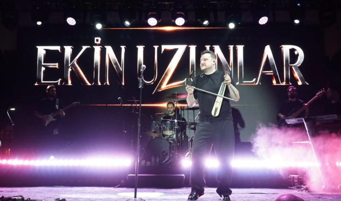 Kocaeli’nin Gölcük ilçesinde düzenlenen Değirmendere Fındık ve Kültür Sanat Festivali