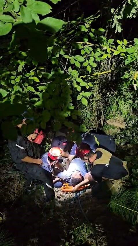 Elektrikli bisiklet ile uçuruma yuvarlandılar: 3 çocuk yaralandı 14 Bülten Medya -