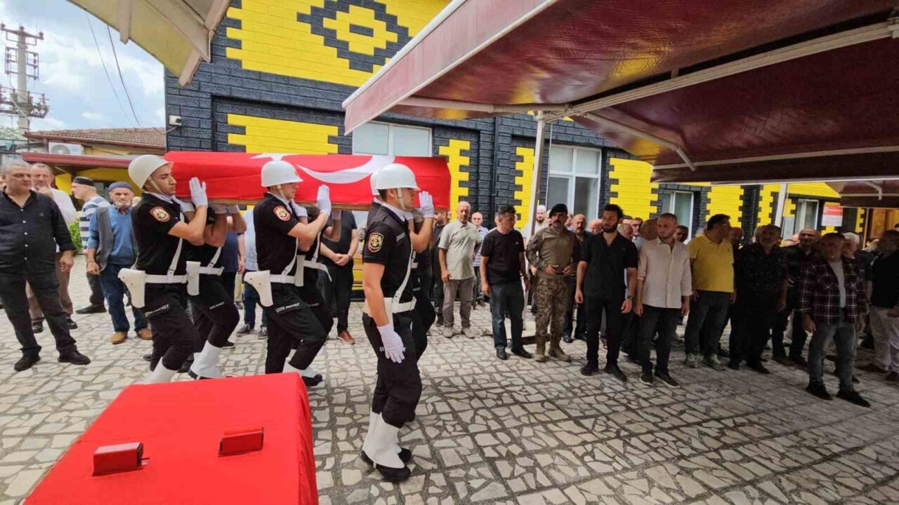 Emekli baş polis, memleketinde son yolculuğuna uğurlandı 21 Bülten Medya -