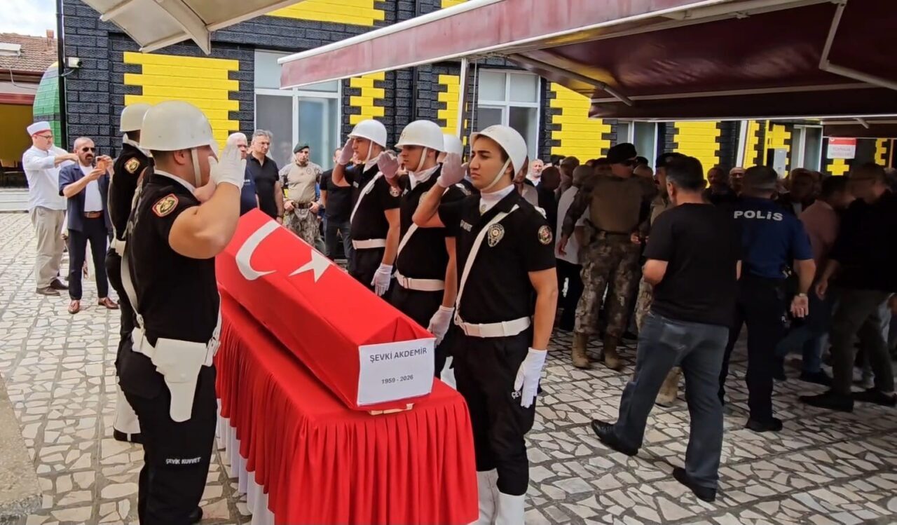 Emekli baş polis, memleketinde son yolculuğuna uğurlandı 19 Bülten Medya -
