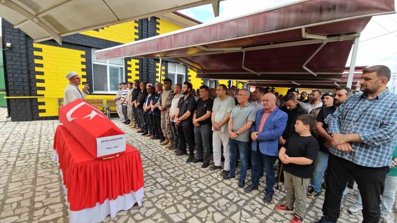 Emekli baş polis, memleketinde son yolculuğuna uğurlandı 23 Bülten Medya -