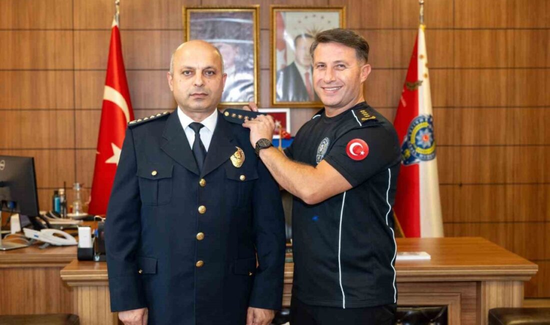 Bilecik’te Emniyet Müdürü İlhami Araali yeni rütbesini aldı. Bilecik İl