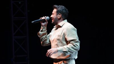 64. Uluslararası Bursa Festivali kapsamında sahne alan Emre Altuğ, Kültürpark
