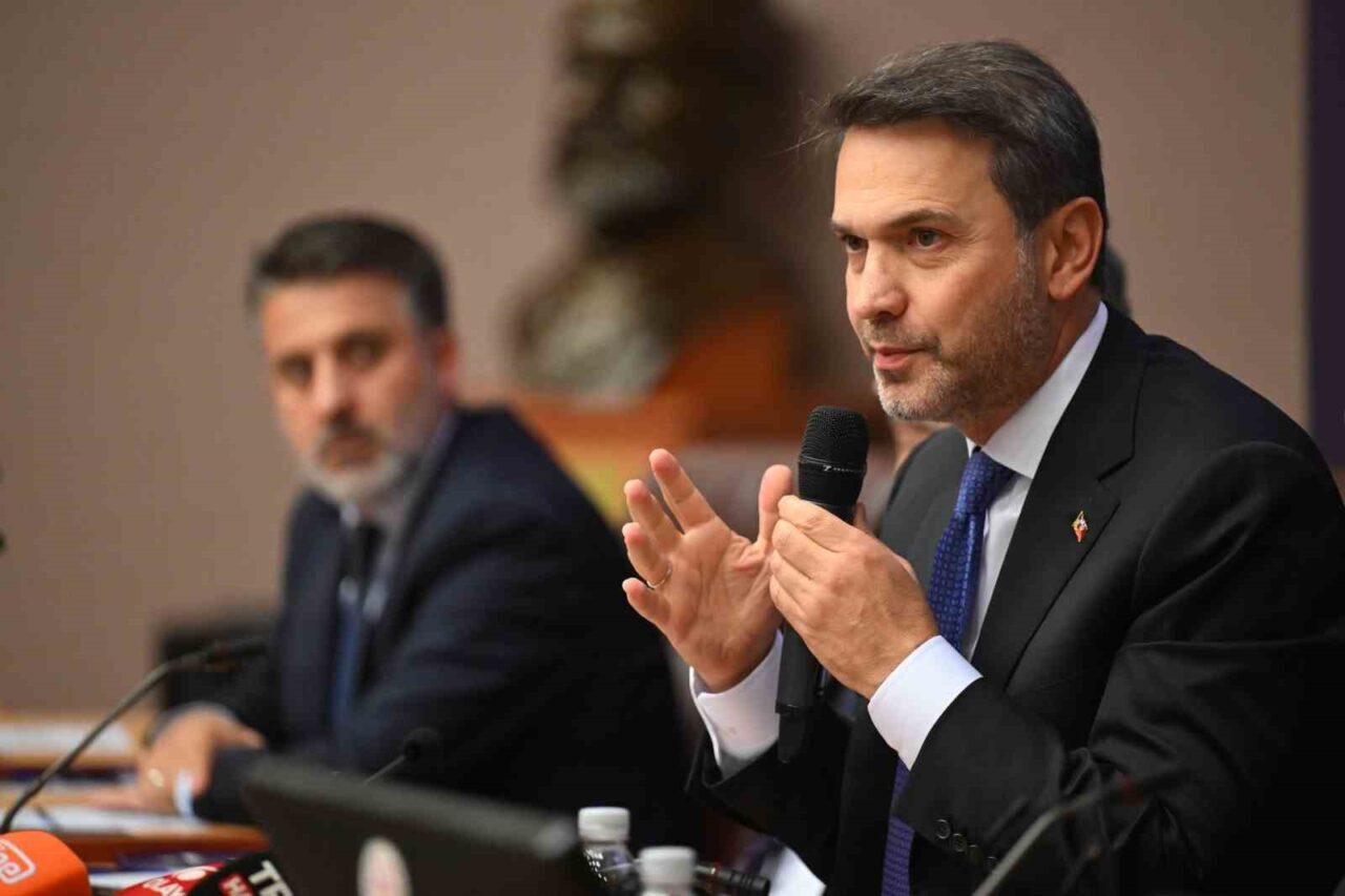 Enerji ve Tabii Kaynaklar Bakanı Alparslan Bayraktar BTSO Meclisinin konuğu oldu 19 Bülten Medya -