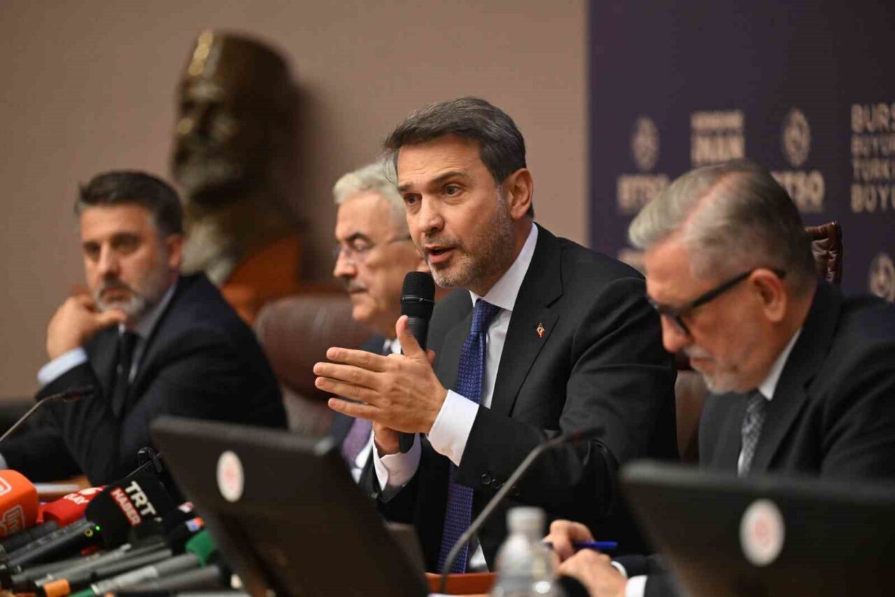 Enerji ve Tabii Kaynaklar Bakanı Alparslan Bayraktar BTSO Meclisinin konuğu oldu 20 Bülten Medya -