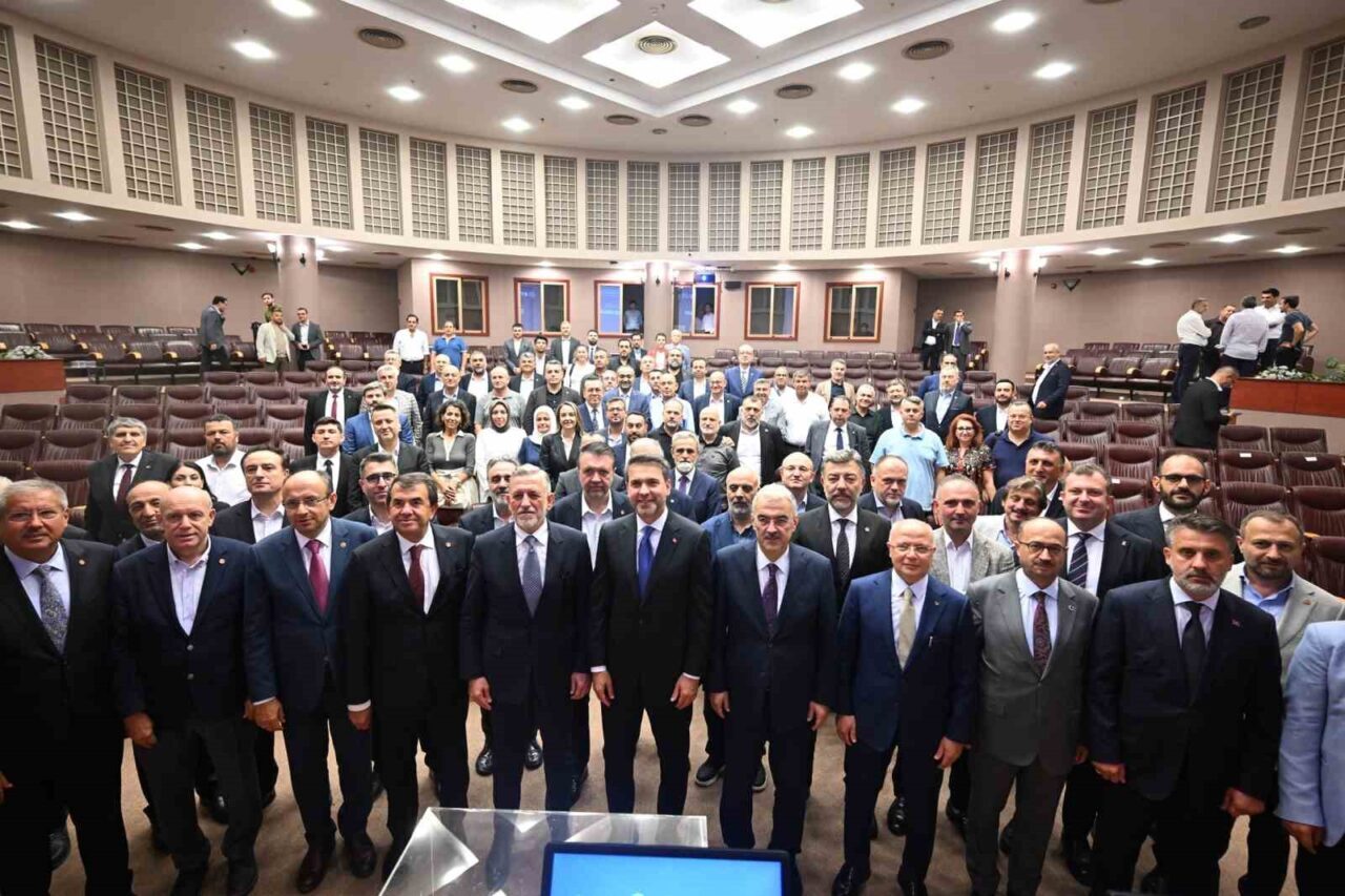 Enerji ve Tabii Kaynaklar Bakanı Alparslan Bayraktar BTSO Meclisinin konuğu oldu 16 Bülten Medya -